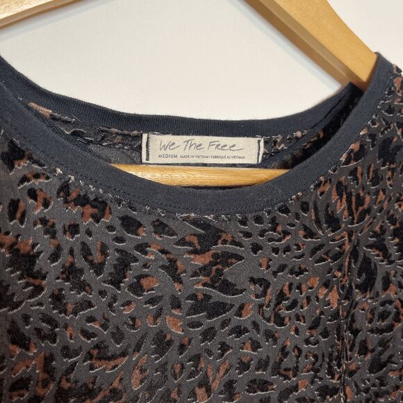 We the Free People Teddy Burnout Velvet Tee Size Medium Cheetah Black Combo - Picture 3 of 8